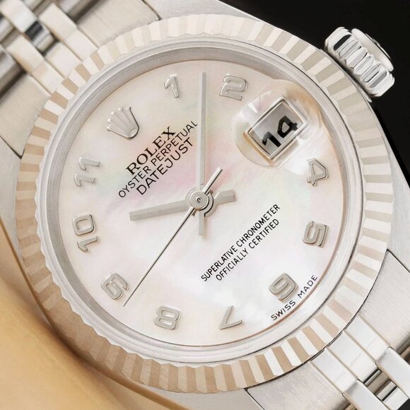 Sale! Rolex Ladies Mother of Pearl 18k Gold Watch - Picture 1 of 8